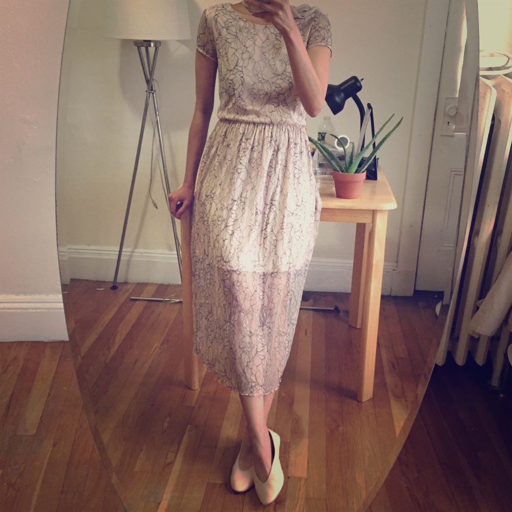 🌸Zara lace dress Nude color🌸🌸🌸